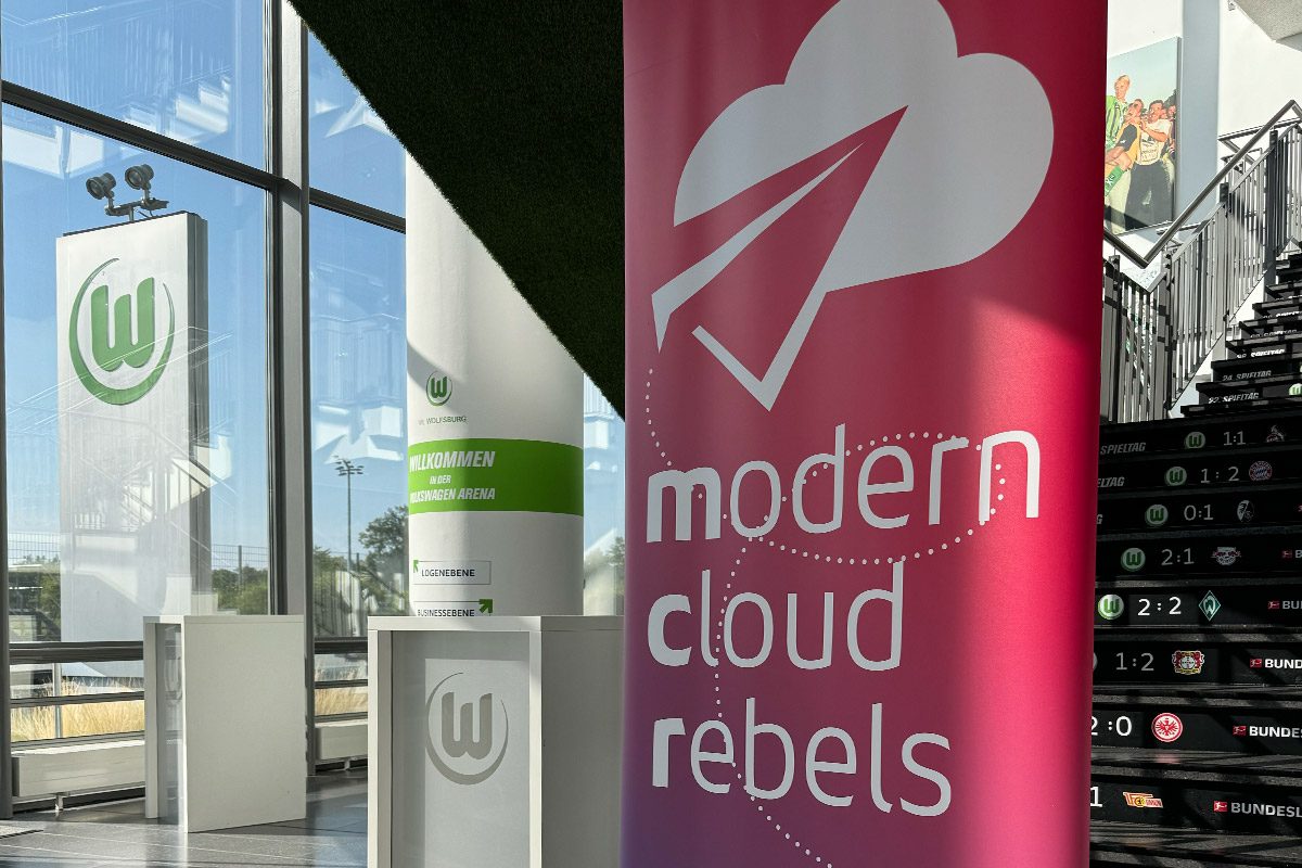 Eventmarketing für die modern cloud rebels aus Wolfsburg: Rollups in der Volkswagen Arena